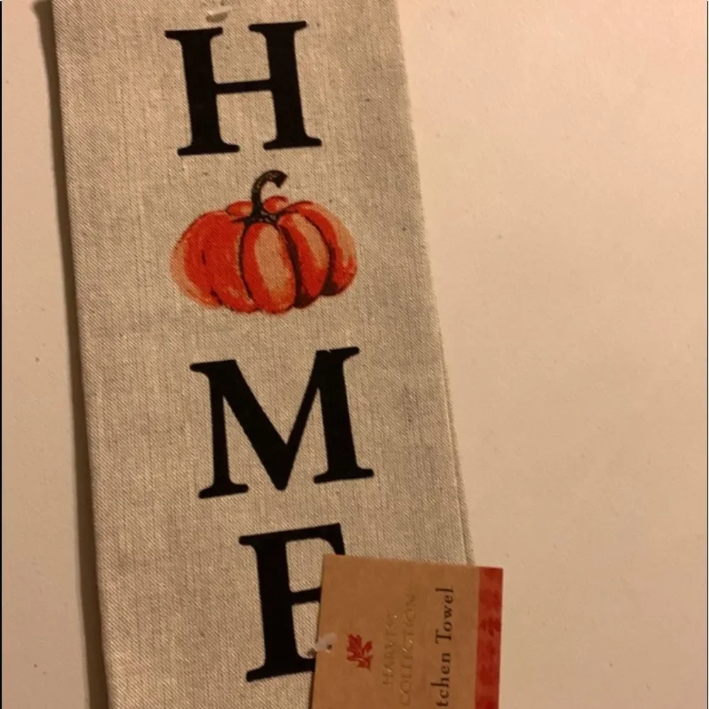 NWT Harvest Collection kitchen Towel HOME pumpkin  Farmhouse style     24